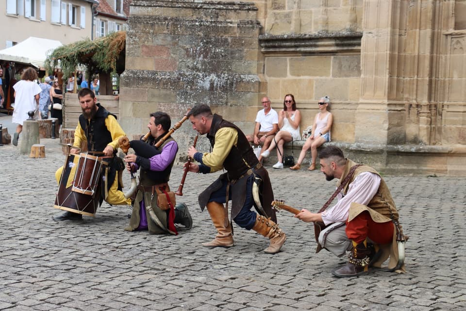 Concierto folk en el entorno de la Feria Medieval de El Alamo